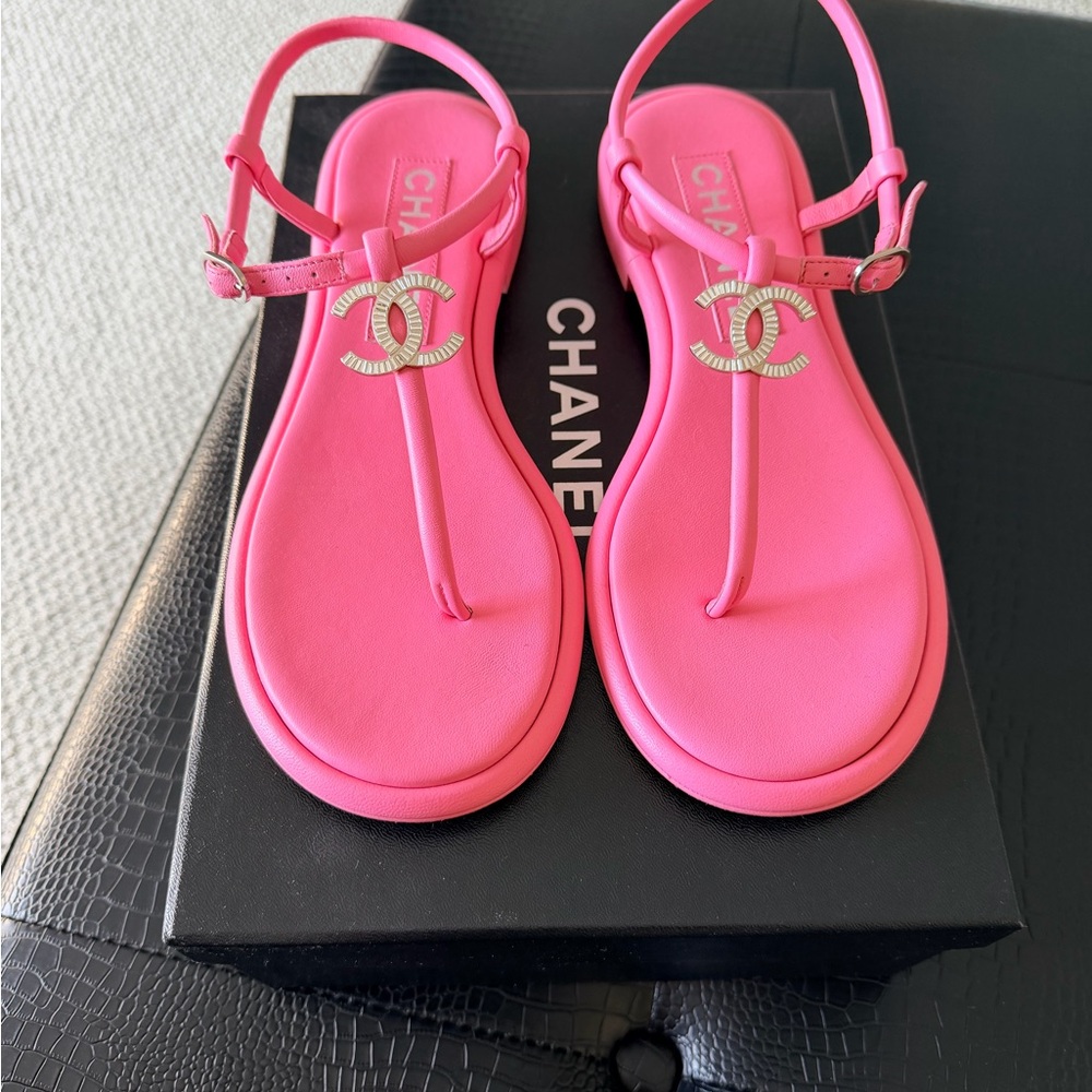 CHANEL Crystal Logo CC Sandal Thong, Strappy, Designer Sandal Size 38 PINK